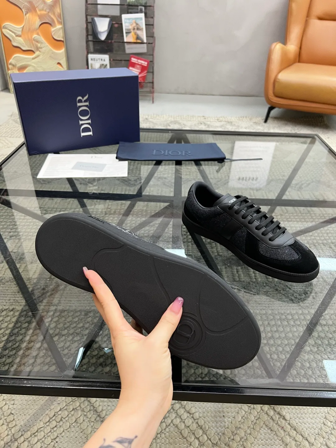 Men's Men's Shoes 💰420【New Style】🍿🍿𝐃𝐢𝐨* — Dior. Dior's new casual sneakers define your fashionable pace. They boldly use innovative technological fabrics to create a futuristic silhouette. The light and breathable mesh material, combined with the unique texture coating process, presents a refreshing visual effect, as if it is a fashion item from the future world. Whether paired with casual outfits or mixed with formal looks, the Dio* D-Sketch sneakers are effortless and add a touch of futuristic style to your overall look. From the streets to the catwalk, it is your indispensable fashion tool. The upper is made of high-tech mesh material, which is light and breathable and fits your feet like a second skin, keeping you dry and comfortable even in the hot summer. The delicate mesh structure gives the shoes a unique visual effect and displays a futuristic aesthetic. Code number: 39-44 (38, 45 customized)